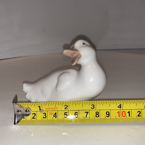 Nao by Lladro Duck Goose Looking Back Porcelain Figurine - Picture 7 of 9